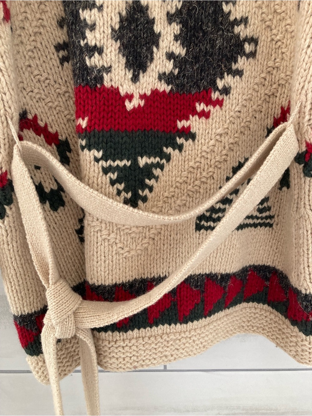 Eddie Bauer Beige Shawl Cardigan with Red & Dark Green Wool Tribal Pattern Hand - Picture 7 of 12
